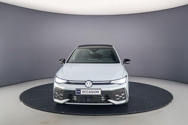 Volkswagen GOLF GTE 1.5 TSI eHybrid 272pk DSG Automaat Panoramadak, Adaptive cruise control, 360 camera, LED matrix koplampen, Head up display, Navigatie, Achteruitrijcamera, Stoelverwarming