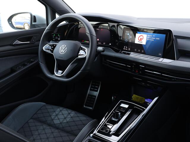Volkswagen GOLF Variant 1.5 eTSI R-Line 150pk DSG | LED Matrix | Navigatie | Climate control | Adaptive Cruise control | 18'' LM | Winterpakket |