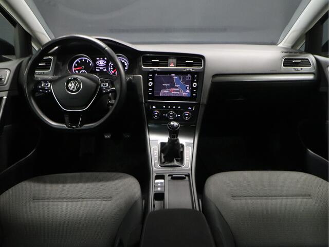Volkswagen GOLF Variant 1.0 TSI Comfortline [APPLE CARPLAY, ADAPTIVE CRUISE, SCHUIFKANTELDAK, PDC V+A, TREKHAAK, CLIMATE CONTROL, NAVIGATIE, NIEUWSTAAT]