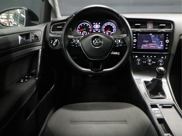 Volkswagen GOLF Variant 1.0 TSI Comfortline [APPLE CARPLAY, ADAPTIVE CRUISE, SCHUIFKANTELDAK, PDC V+A, TREKHAAK, CLIMATE CONTROL, NAVIGATIE, NIEUWSTAAT]