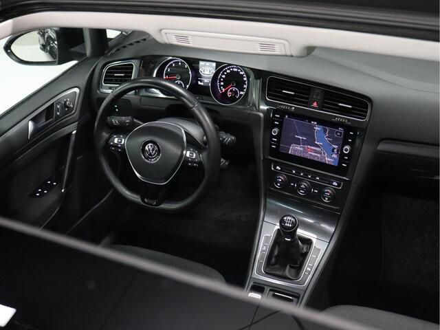 Volkswagen GOLF Variant 1.0 TSI Comfortline [APPLE CARPLAY, ADAPTIVE CRUISE, SCHUIFKANTELDAK, PDC V+A, TREKHAAK, CLIMATE CONTROL, NAVIGATIE, NIEUWSTAAT]