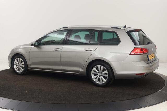Volkswagen GOLF 1.0 TSI Connected Series | Carplay | Camera | Navigatie | Climate control | Parkeerhulp | Cruise control | Sportstoelen