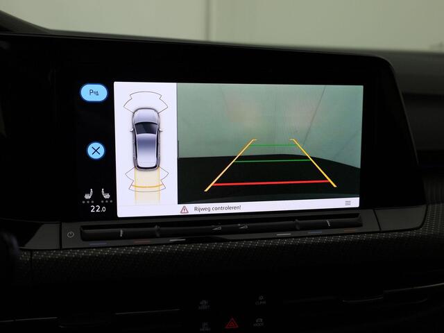 Volkswagen GOLF 1.5eTSI/150PK R-Line DSG · Navigatie · Camera+Parkeersensoren · Stoel-& stuurverwarming · Garantie tot mei 2026 of 80000km