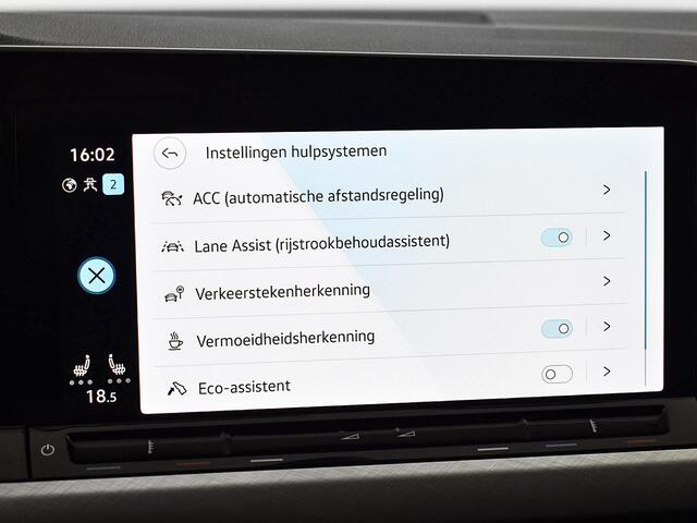 Volkswagen GOLF Variant 1.0 eTsi 110pk DSG automaat Life | Achteruitrijcamera |Keyless entry | App-Connect | Apple Carplay | 16'' Inch · Garantie t/m 15-01-2028 of 100.000km · TOPDEAL