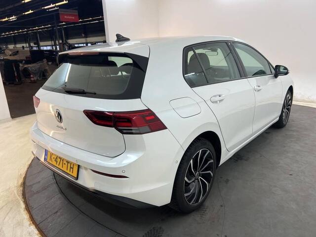 Volkswagen GOLF 1.5 TSI LIFE BUSINESS I ACHTERUITRIJCAMERA I APPLE CARPLAY I STOELVERWARMING