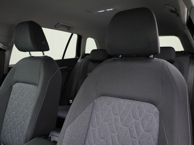 Volkswagen GOLF Variant 1.0TSI/110PK Move · Navigatie · Parkeersensoren · Stoelverwarming · Garantie tot 07-04-2029 of 100000km.
