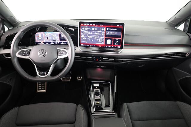 Volkswagen GOLF 1.5 eHybrid 50 Edition 204 PK | Automaat (DSG) | Panoramadak | Stoelverwarming | Led matrix | 18 Inch | Camera