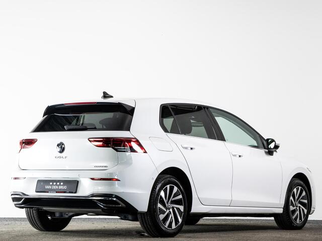 Volkswagen GOLF AUTOMAAT 1.4 204 PK DSG eHybrid Style | LED | Navigatie Via Smartphone | Trekhaak | Side Assist | Achteruitrijcamera |