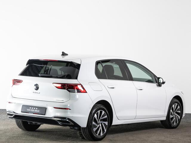 Volkswagen GOLF AUTOMAAT 1.4 204 PK DSG eHybrid Style | LED | Navigatie Via Smartphone | Trekhaak | Side Assist | Achteruitrijcamera |