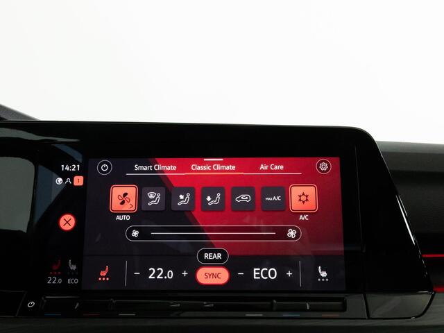 Volkswagen GOLF AUTOMAAT 1.4 204 PK DSG eHybrid Style | LED | Navigatie Via Smartphone | Trekhaak | Side Assist | Achteruitrijcamera |