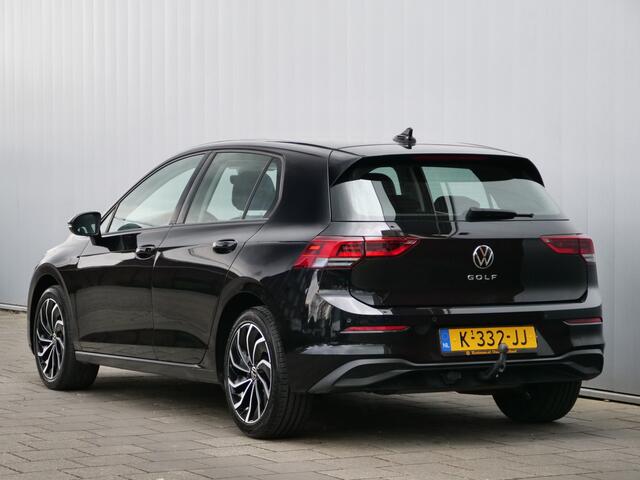 Volkswagen GOLF 1.5 TSI 131pk Life Apple Carplay / Trekhaak / Leder / Camera
