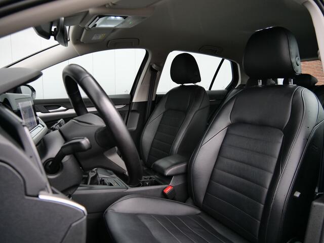 Volkswagen GOLF 1.5 TSI 131pk Life Apple Carplay / Trekhaak / Leder / Camera