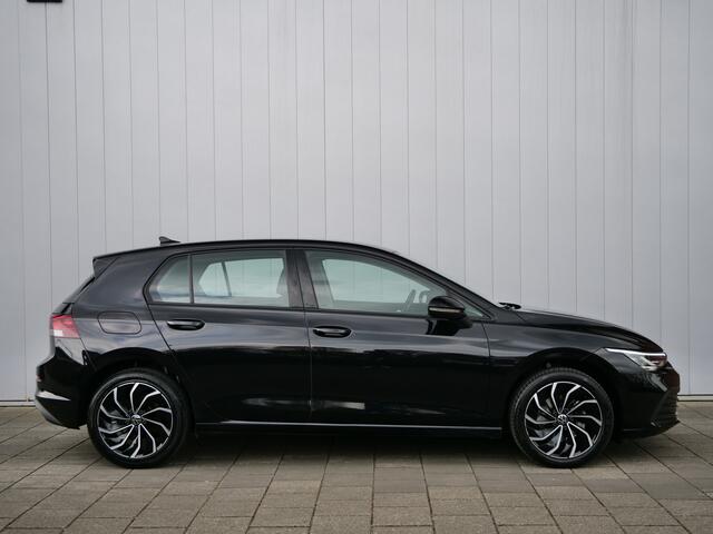 Volkswagen GOLF 1.5 TSI 131pk Life Apple Carplay / Trekhaak / Leder / Camera