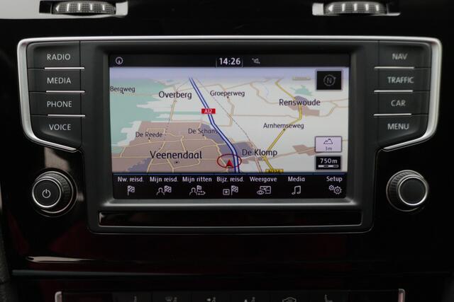 Volkswagen GOLF Variant 1.2 TSI Business Edition Connected R-Line