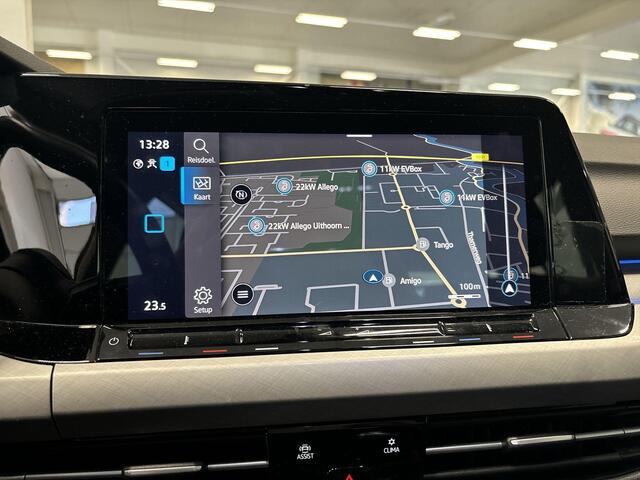 Volkswagen GOLF Variant 1.0 Tsi 110pk Life · Camera · Apple/Android Car Play · Navi · P-Sensoren · 16'' Inch · Garantie t/m 20-01-2027 of 100.000km