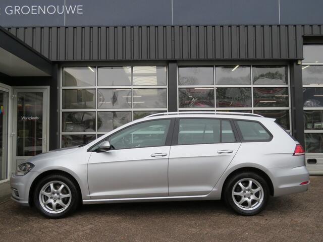 Volkswagen GOLF 1.0 TSI DSG-aut. HIGHLINE / Stoelverw. / Trekhaak / Navi / Adap.