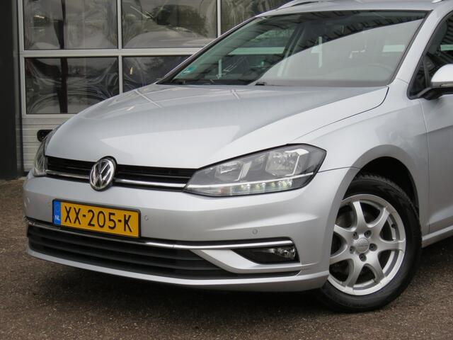 Volkswagen GOLF 1.0 TSI DSG-aut. HIGHLINE / Stoelverw. / Trekhaak / Navi / Adap.