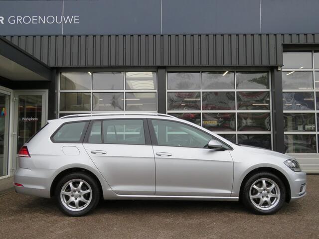 Volkswagen GOLF 1.0 TSI DSG-aut. HIGHLINE / Stoelverw. / Trekhaak / Navi / Adap.