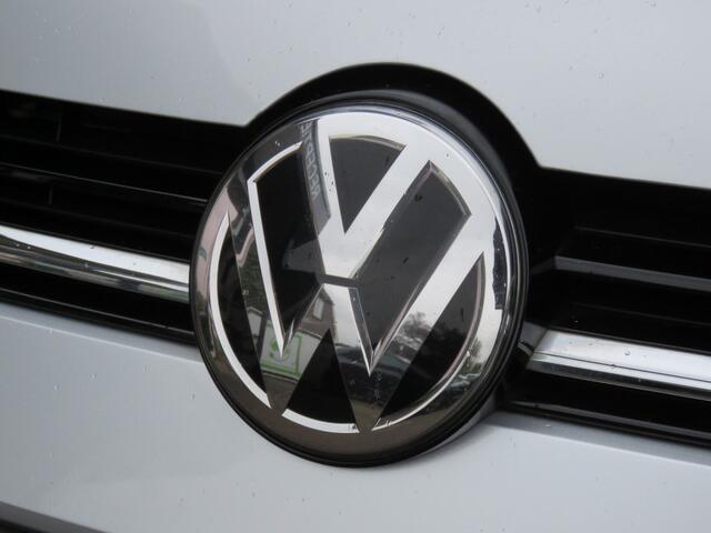 Volkswagen GOLF 1.0 TSI DSG-aut. HIGHLINE / Stoelverw. / Trekhaak / Navi / Adap.