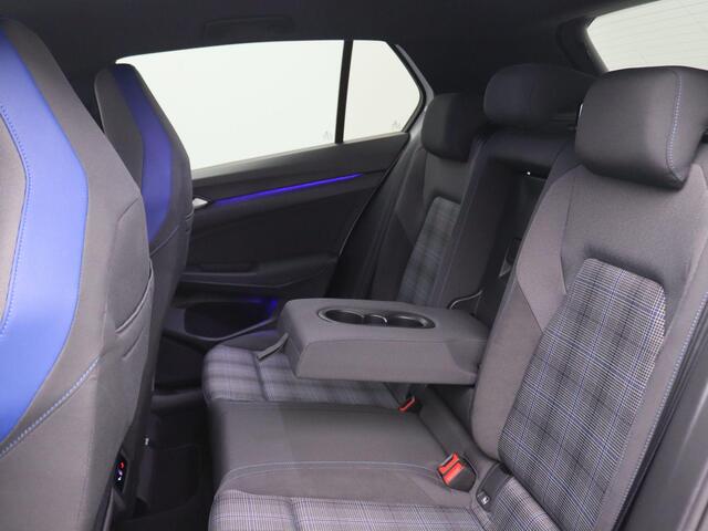 Volkswagen GOLF 1.4 eHybrid GTE Full led, trekhaak, adaptive cruise met travel assist, keyless, led mistlampen, stuur-stoelverwarming, 17" lichtmetaal
