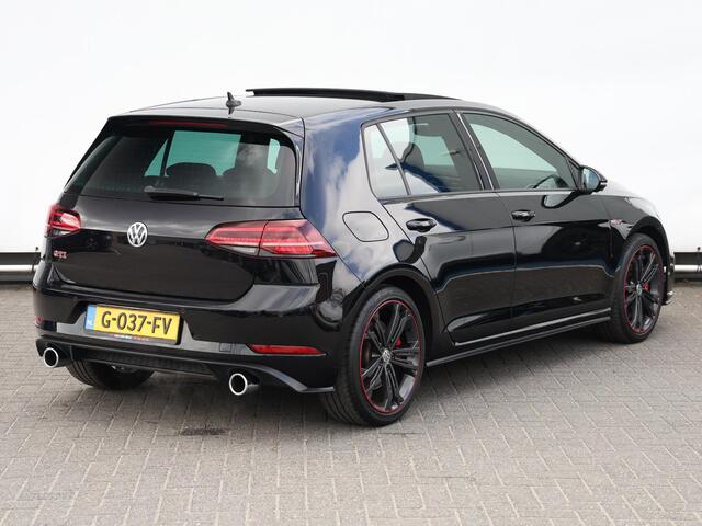 Volkswagen GOLF 2.0 TSI GTI Performance 245pk | Navigatie | Adaptieve Cruise Control | Dealer onderhouden | Lederen sportstoelen | Panoramadak | Trekhaak | Digital Dashboard |