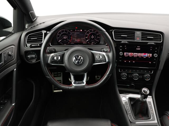 Volkswagen GOLF 2.0 TSI GTI Performance 245pk | Navigatie | Adaptieve Cruise Control | Dealer onderhouden | Lederen sportstoelen | Panoramadak | Trekhaak | Digital Dashboard |