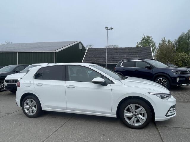 Volkswagen GOLF 1.5 eTSI Hybrid, Automaat, Stoel/stuurverwarming, Camera,Apple Carplay