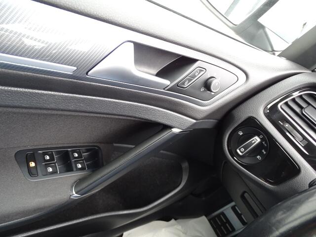 Volkswagen GOLF Variant 1.0 TSI Highline Business R Automaat, Navigatie, Multimedia, Airco/ECC, CruiseControl, Sport Interieur, Multifunctioneel stuur, Parkeersensoren, Trekhaak, LM-velgen