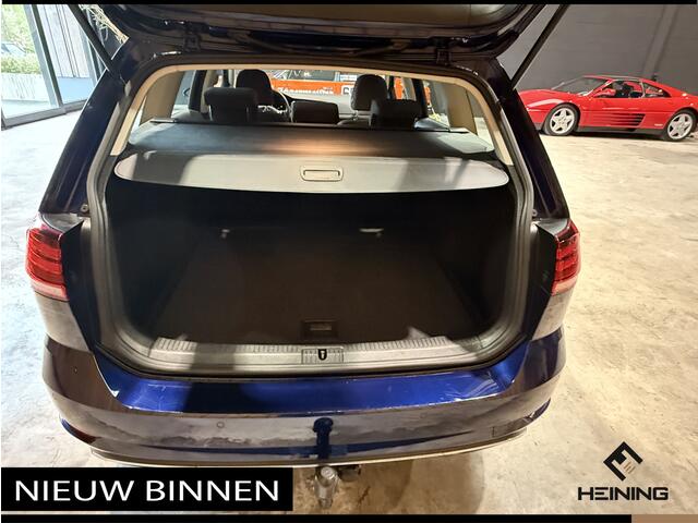 Volkswagen GOLF Variant 1.0 TSI Comfortline. DSG-automaat. Trekhaak. Navi. Apple-carplay