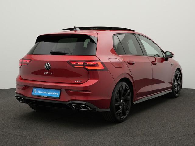 Volkswagen GOLF 1.5 eTSI 150PK DSG R-Line Business | Pano | IQ Light | 18" inch | Adaptieve Cruise Control |