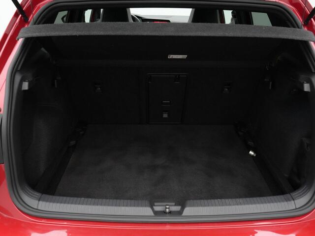 Volkswagen GOLF 1.5 eTSI 150PK DSG R-Line Business | Pano | IQ Light | 18" inch | Adaptieve Cruise Control |