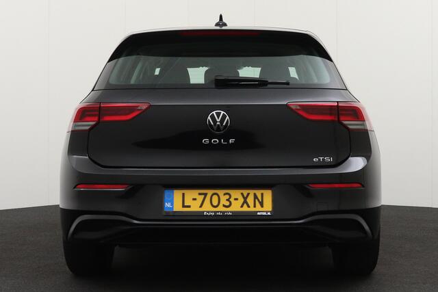 Volkswagen GOLF 1.0 111 PK Aut. eTSI Navi Carplay Sfeerverlichting Park. Sens