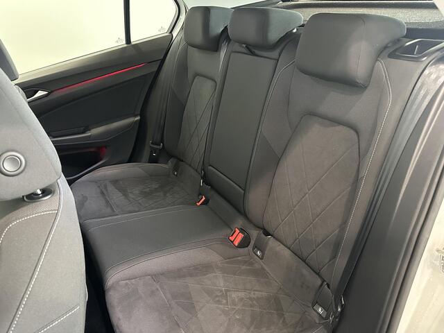Volkswagen GOLF 1.4 eHybrid Style | Navigatie | Climate Control | Cruise Control | Stoel- en stuurverwarming | Apple Carplay/Android Auto