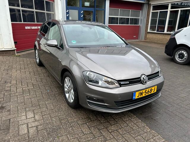 Volkswagen GOLF 1.0 TSI Connected Series Nederlandse auto inclusief garantie!