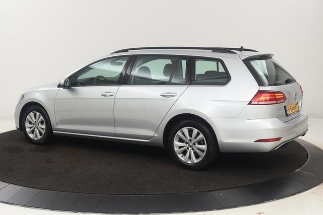 Volkswagen GOLF 1.6 TDI Comfortline | Carplay | Navigatie | Adaptive cruise | Climate control | Parkeerhulp | Regen-/lichtsensor