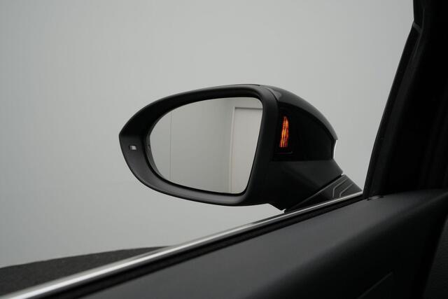 Volkswagen GOLF 1.5 TSI 150PK Style | Matrix LED koplampen (IQ Light) | Elektr. verstelbare bestuurdersstoel (met geheugen) | Head-up display | Stoelverwarming |