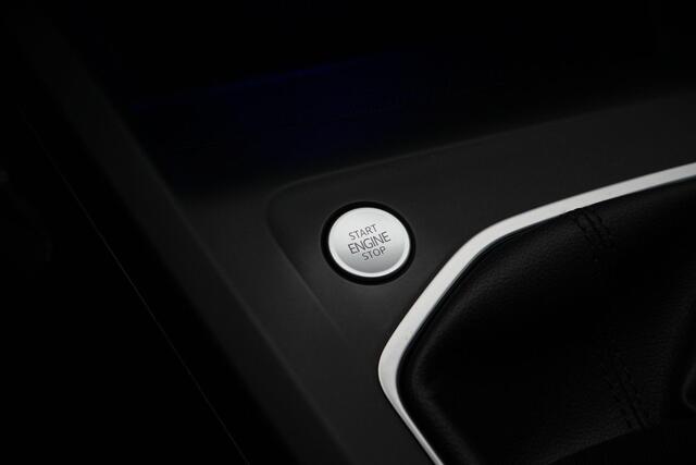 Volkswagen GOLF 1.5 TSI 150PK Style | Matrix LED koplampen (IQ Light) | Elektr. verstelbare bestuurdersstoel (met geheugen) | Head-up display | Stoelverwarming |