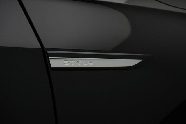 Volkswagen GOLF 1.5 TSI 150PK Style | Matrix LED koplampen (IQ Light) | Elektr. verstelbare bestuurdersstoel (met geheugen) | Head-up display | Stoelverwarming |