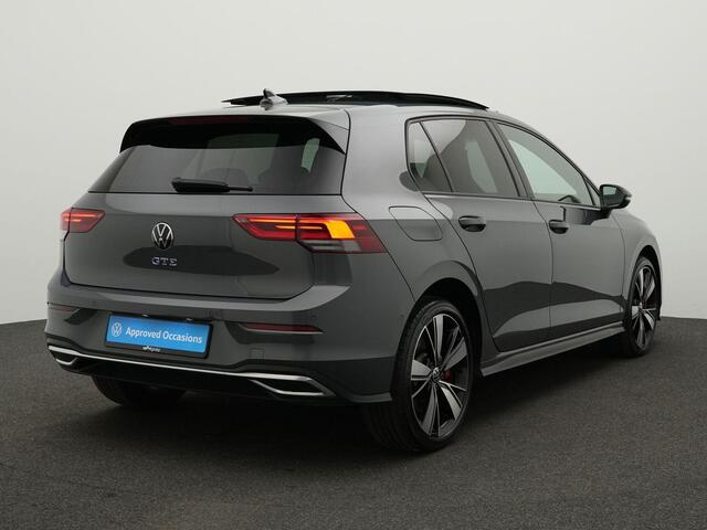 Volkswagen GOLF 1.4 245 pk DSG eHybrid GTE | Panoramadak | Navigatie | Stoelverwarming | Parkeersensoren voor/achter |