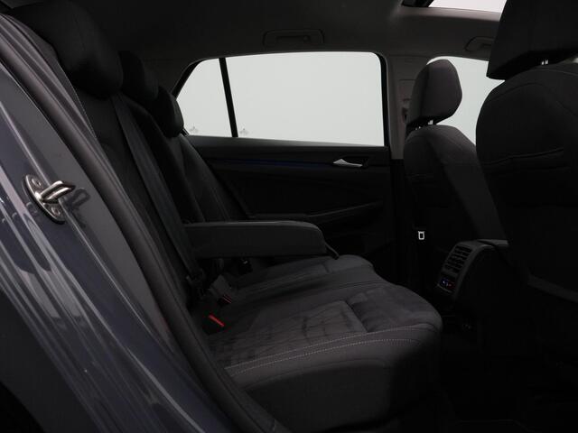 Volkswagen GOLF 1.4 204 pk DSG eHybrid Style | Panoramadak | Geheugen-/massagestoel | Achteruitrijcamera | Navigatie | Alcantara | Adaptive Cruise