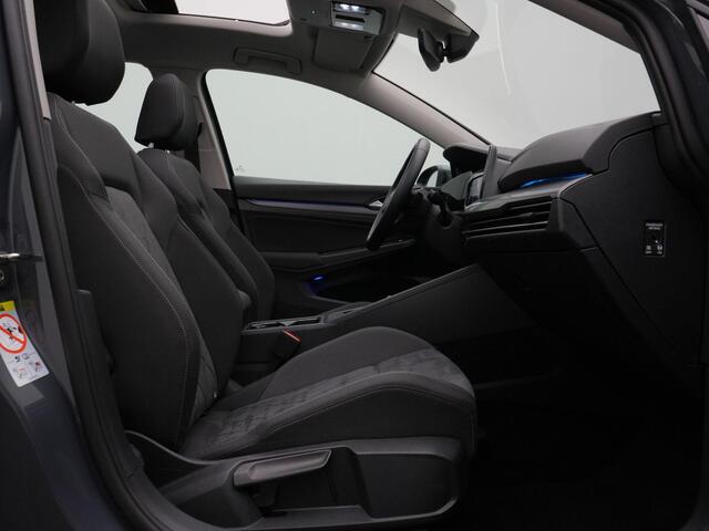 Volkswagen GOLF 1.4 204 pk DSG eHybrid Style | Panoramadak | Geheugen-/massagestoel | Achteruitrijcamera | Navigatie | Alcantara | Adaptive Cruise