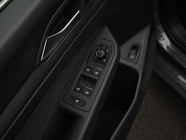 Volkswagen GOLF 1.4 204 pk DSG eHybrid Style | Panoramadak | Geheugen-/massagestoel | Achteruitrijcamera | Navigatie | Alcantara | Adaptive Cruise
