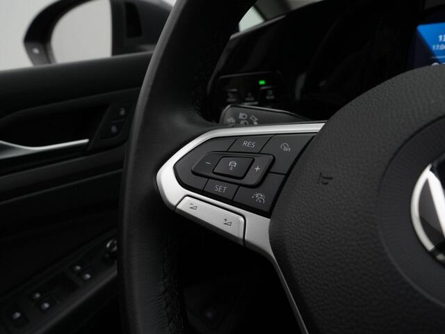 Volkswagen GOLF 1.4 204 pk DSG eHybrid Style | Panoramadak | Geheugen-/massagestoel | Achteruitrijcamera | Navigatie | Alcantara | Adaptive Cruise