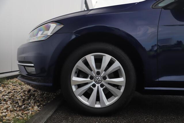 Volkswagen GOLF 1.0 TSI Comfortline Business Automaat Navigatie Adaptive Cruise Clima PDC Carplay Android Auto Getint Glas LMV Bluetooth