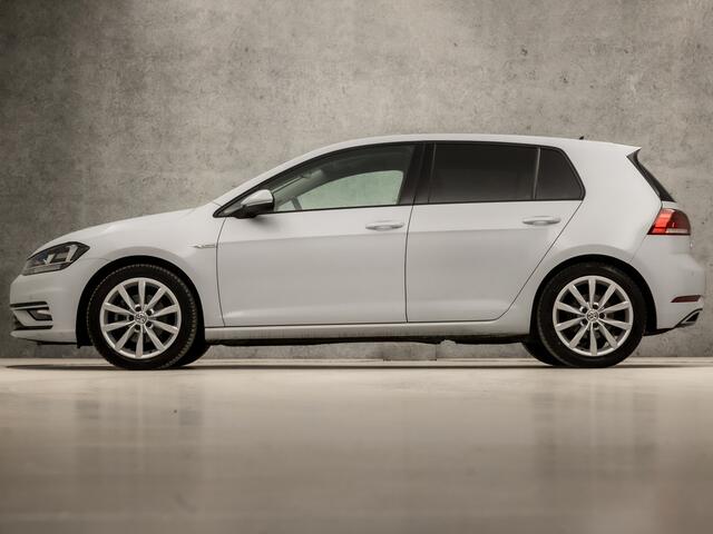 Volkswagen GOLF 1.5 TSI Sportline (VIRTUAL COCKPIT, 4 CILINDER, APPLE CARPLAY, GROOT NAVI, ALCANTARA SPORTSTOELEN, ADAPTIVE CRUISE, PARKEERSENSOREN, LM VELGEN, DAB+, NIEUWSTAAT)
