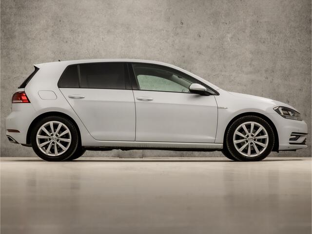 Volkswagen GOLF 1.5 TSI Sportline (VIRTUAL COCKPIT, 4 CILINDER, APPLE CARPLAY, GROOT NAVI, ALCANTARA SPORTSTOELEN, ADAPTIVE CRUISE, PARKEERSENSOREN, LM VELGEN, DAB+, NIEUWSTAAT)
