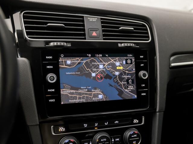 Volkswagen GOLF 1.5 TSI Sportline (VIRTUAL COCKPIT, 4 CILINDER, APPLE CARPLAY, GROOT NAVI, ALCANTARA SPORTSTOELEN, ADAPTIVE CRUISE, PARKEERSENSOREN, LM VELGEN, DAB+, NIEUWSTAAT)