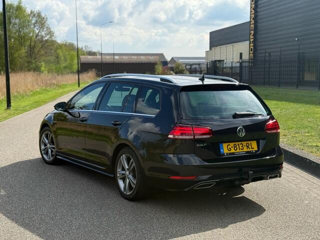 Volkswagen GOLF 1.5 TSI Highline II 3x R-Line II LED !!