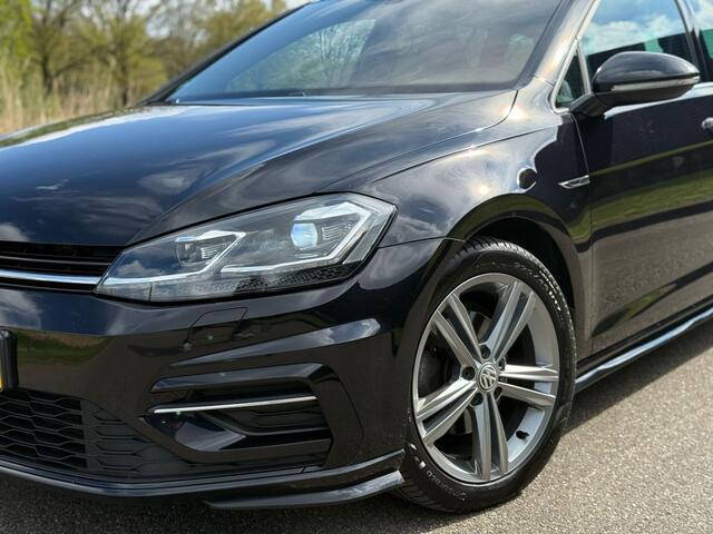 Volkswagen GOLF 1.5 TSI Highline II 3x R-Line II LED !!