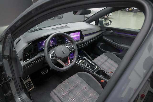 Volkswagen GOLF GTI 2.0 245pk TSI |panoramadak|HUD|IQ Light|camera|cruise control|sfeerverlichting|18"|DAB|stoelverwarming|